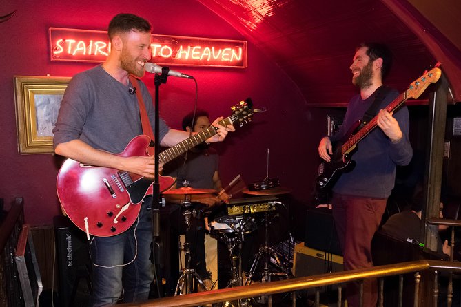Generation Pub Crawl Dublin - The pub route, how the music and free shots actually play out