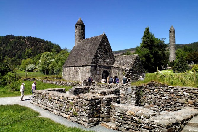 Glendalough & Wicklow Mountains Afternoon Tour from Dublin - Weather and Trail Reality: What to Pack for the Lakes