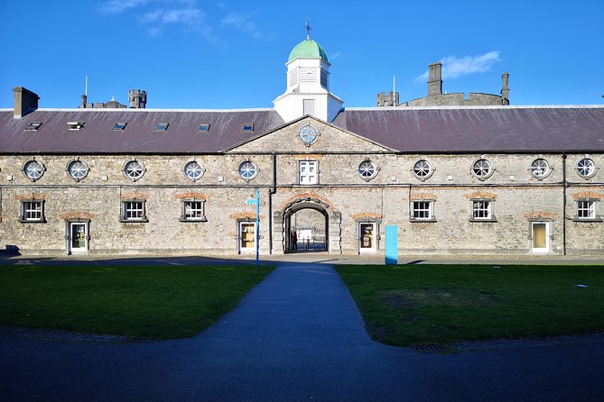 Guided tour of Kilkenny in French with an Irish guide - Why a French Kilkenny walk feels like better value than most tours