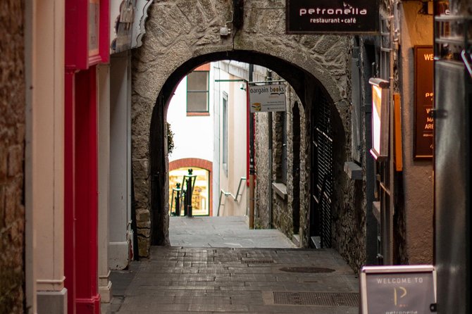 Guided tour of Kilkenny in French with an Irish guide - What makes John Britton’s guidance work in real life