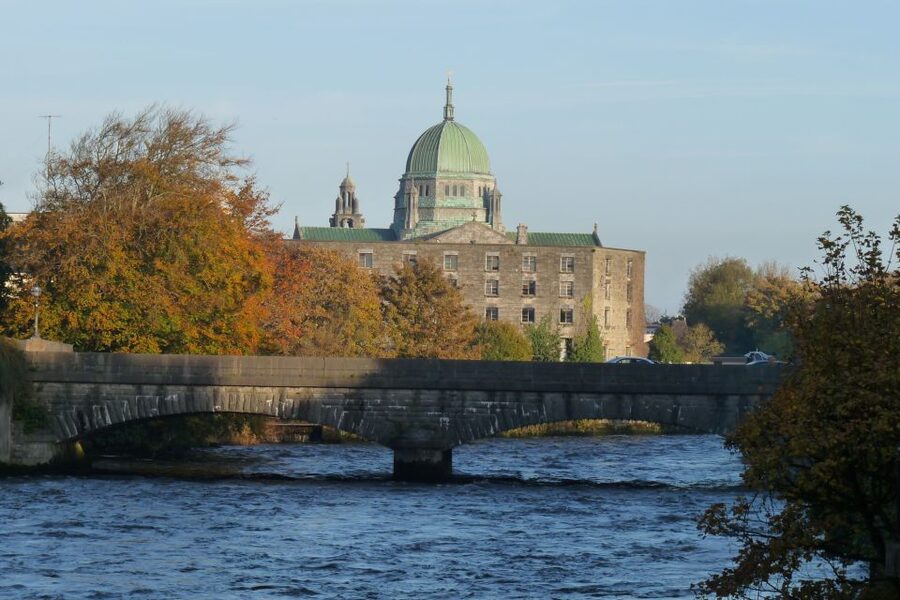 Ireland's North Atlantic Coast 5-Day Tour from Dublin - Day 4 weather-dependent Connemara choices, from Kylemore Abbey to Clifden