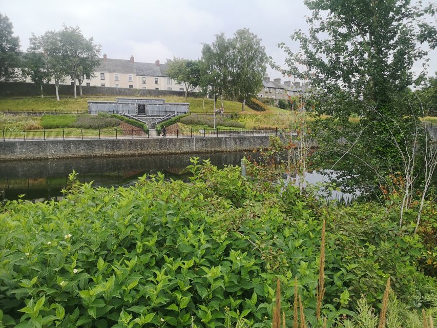 Kilkenny: Historical Highlights Walking Tour - County Library, Great War Memorial, and How the Tour Handles “Modern” History