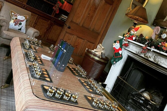 Premium Irish Whiskey Tasting Hosted by Local Dublin Expert - Starter Whiskey and a Whiskey-Based Cocktail