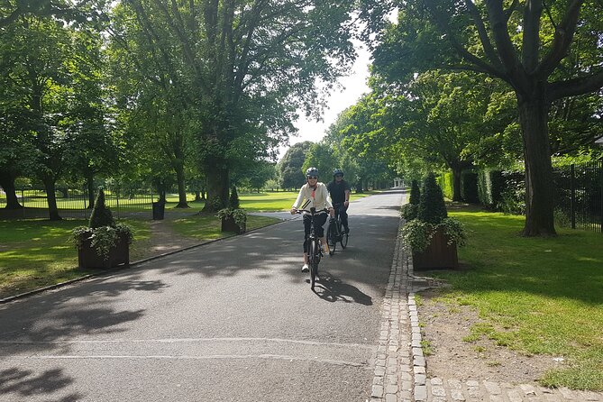 Private Dublin Historical and Heritage Tour by Bike - Grattan Bridge and Dublin Castle: the “how the city was made” start
