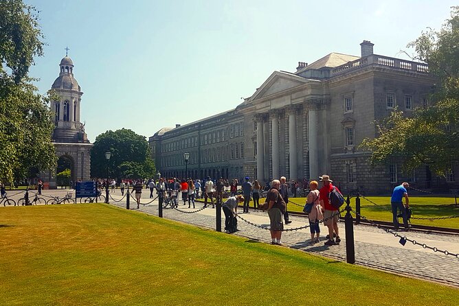 Private Fantastic Walking Tour of Dublin - Leinster House and St. Stephen’s Green for a breather