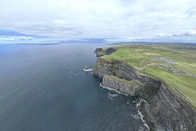 Private Luxury VIP Chauffeured Cliffs of Moher Tour from Dublin - Dunguaire Castle: medieval banquets, seasonal access, and the “stand like a king” moment