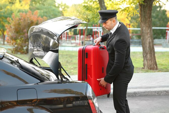 Private One-way Airport Transfer Dublin Airport To Dublin - Your Ride Into Dublin: Private, Air-conditioned, and Usually Luggage-friendly