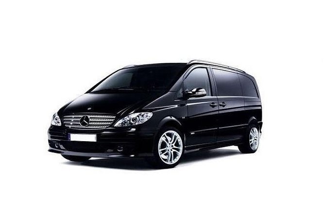 Private Transfer from Dublin city Center to Dublin airport One way Minivan - Van size and luggage, why up to 8 is a smart move