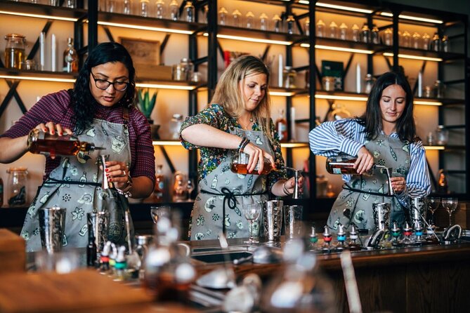 Roe & Co Distillery Experiences - Small group, real interaction: how the max 4-person setup helps