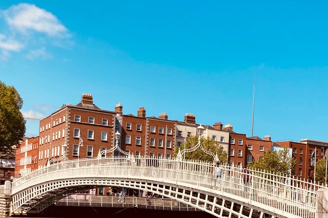 Small Group-Dublin Walking Tours - St Stephen’s Green to Powerscourt Townhouse Centre: parks, Georgian streets, and a clean finish