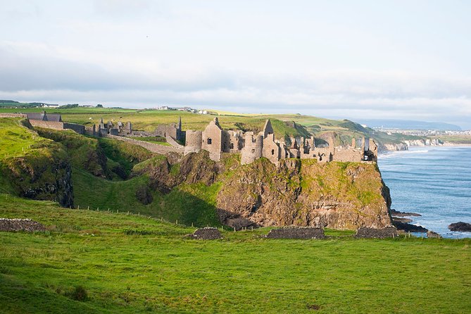Spanish Belfast And Giants Causeway Tour - The Spanish guide and the difference a good day makes