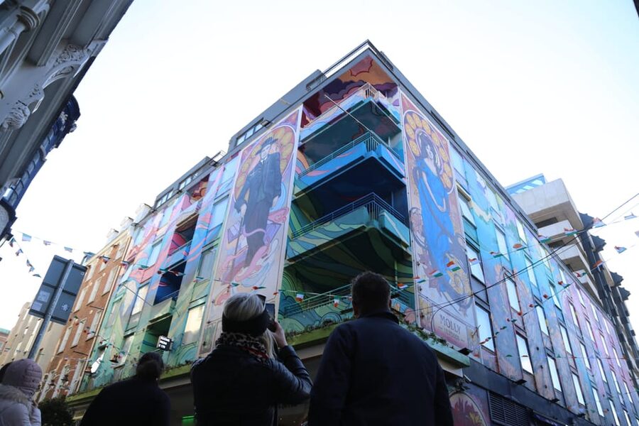 Street Art Walking Tour - The route starts at The Grand Social near Ha’penny Bridge