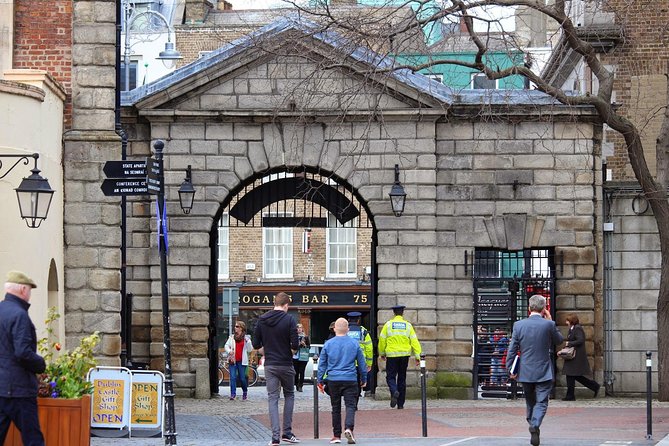 The Best of Dublin - Highlights and Hidden Corners - Dame Street to the Cathedral Area: How the City’s Layout Makes Sense