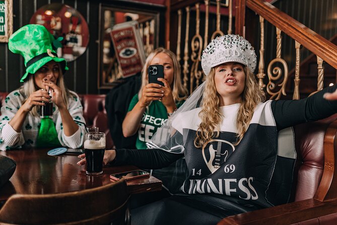 The Irish Dance Party in Dublin - Learning Irish group dances: how the steps feel in your body