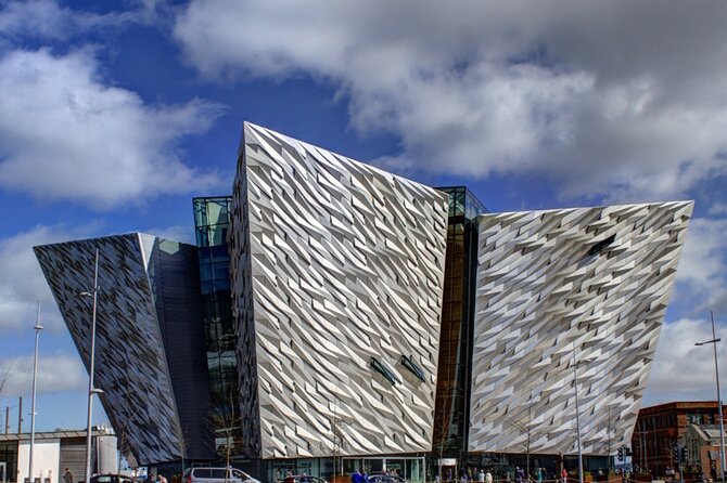 Titanic Exhibit Belfast City Private Chauffeur Tour from Dublin - Stop 2: Peace Wall viewing, what you actually notice in 15 minutes