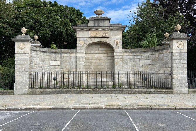 Turtle Bunbury's Dublin: A Self-Guided Audio Tour from a Celebrated Author - Starting at Edward Delaney’s Famine Memorial and getting oriented fast