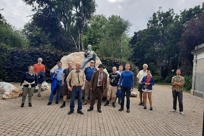 Walking tour in Merrion Square Park with a pint of Guinness Dublin Rogues Tour - Why Merrion Square is the perfect stage for Dublin rogues