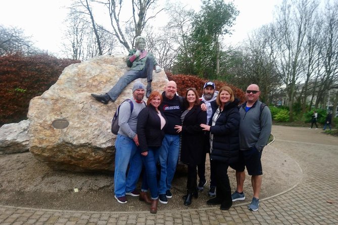 Walking tour in Merrion Square Park with a pint of Guinness Dublin Rogues Tour - The Guinness finish at O’Donoghue’s Pub, and why it fits