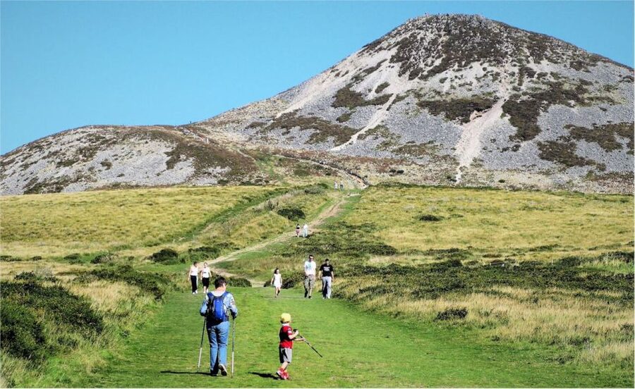 Wicklow: Private Day Tour from Dublin - Glendalough Valley and St Kevin’s Monastic Site: The Walk Part of the Day